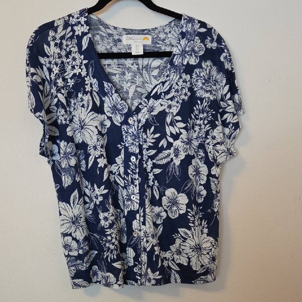 C&C California Navy and White Floral Blouse